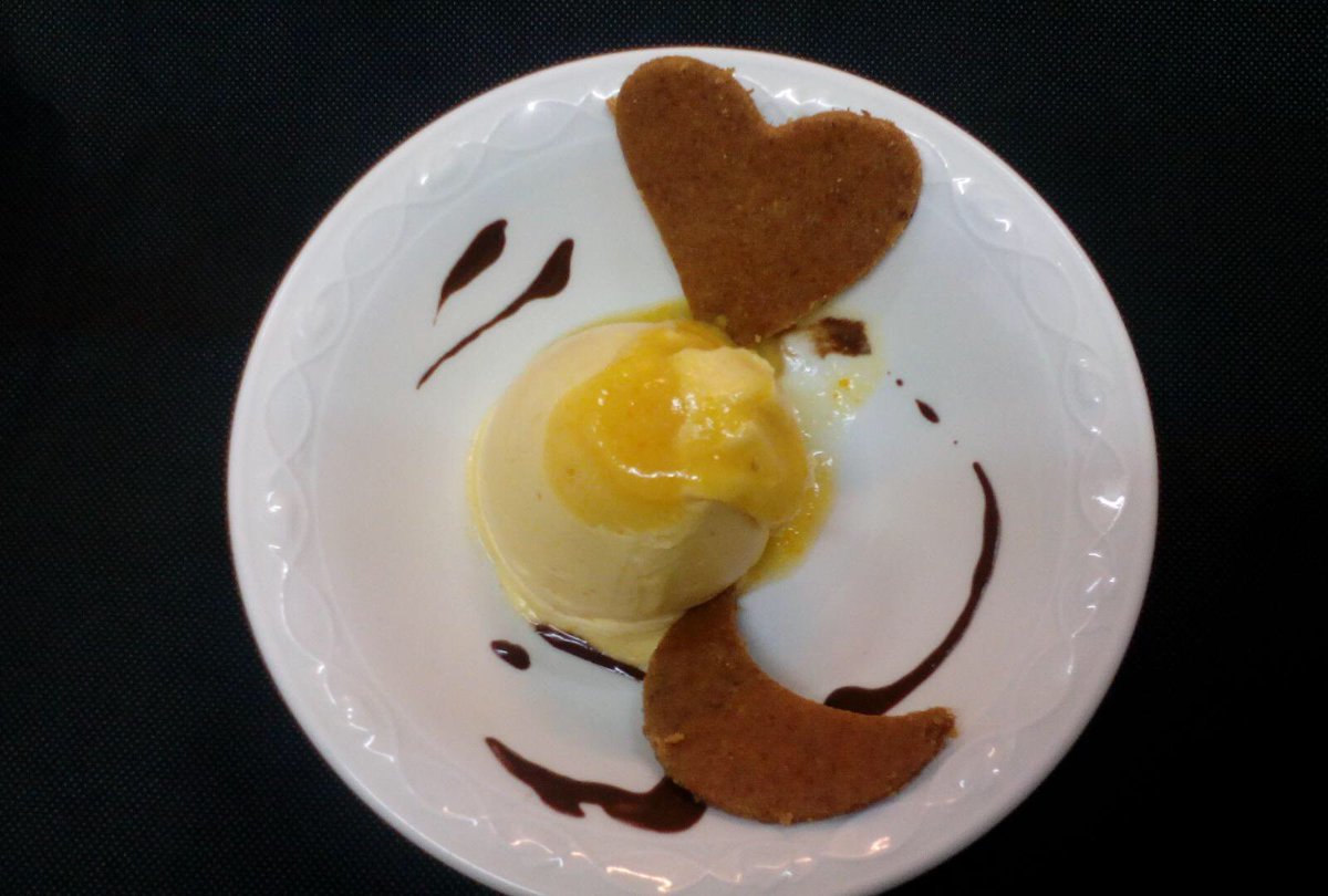 El gelat de taronja 🍊 amb galeta de #calçots són les postres del Menú del Calçot.

Encara no les has provat? 😋

De dimecres a diumenge a #ElCairat