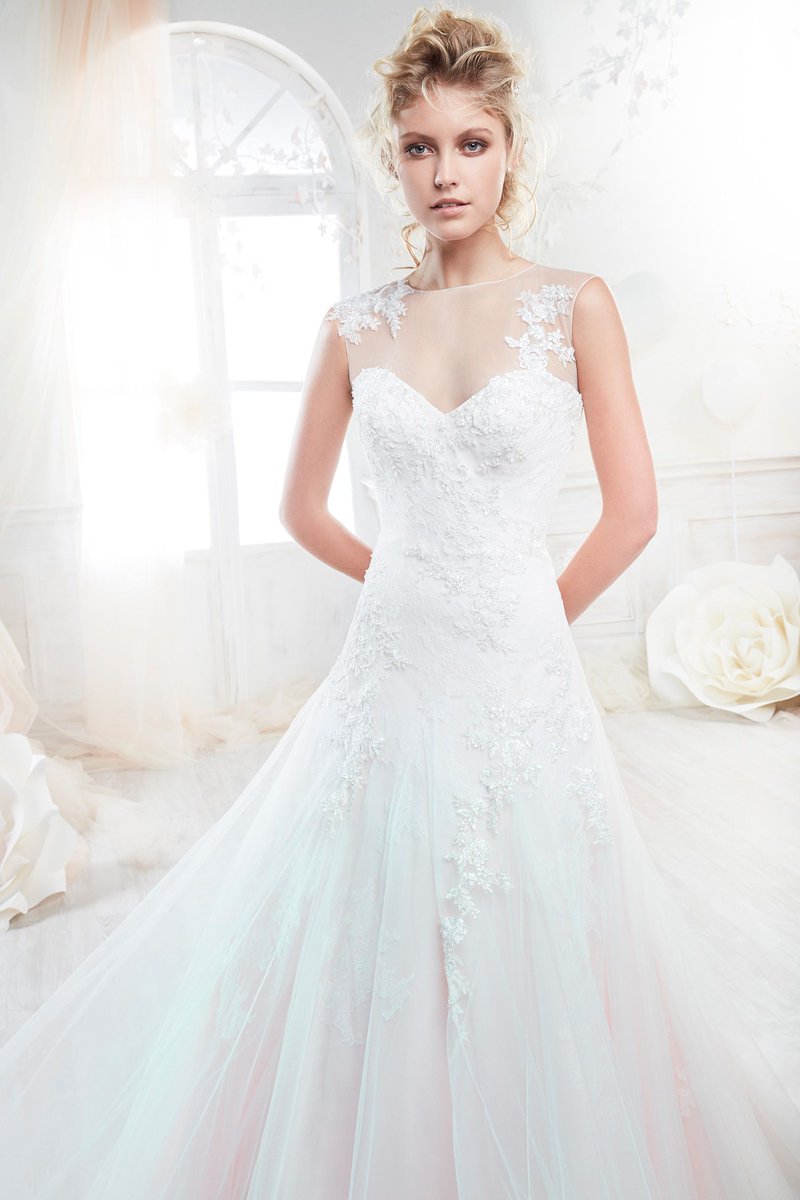 ... ABITI DA SPOSA ...
elegante, raffinato e super romantico = semplicemente un abito BELLISSIMO 💕
