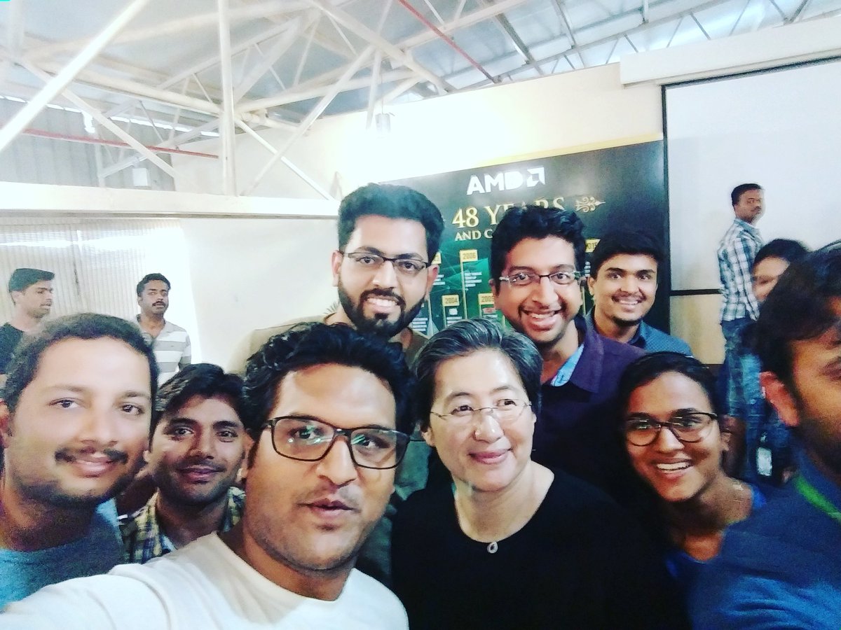 SimplyAshishN's tweet photo. Selfie With AMD CEO Dr. Lisa Su

@amd @LisaSu

#selfiewithceo #amdceo  #amd #selfiewithlisasu #excited #excietement #motivation #motivated #motivated2work https://t.co/qOxVxTT7Cg