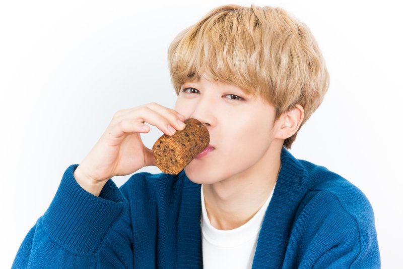 MINIMIJIMIN's tweet photo. 귀엽게 옴뇸뇸ㅠㅠㅠㅠㅠㅠㅠㅠㅠㅠ
#iHeartAwards #BestFanArmy #BTSARMY @BTS_twt https://t.co/LgvqDolE0a