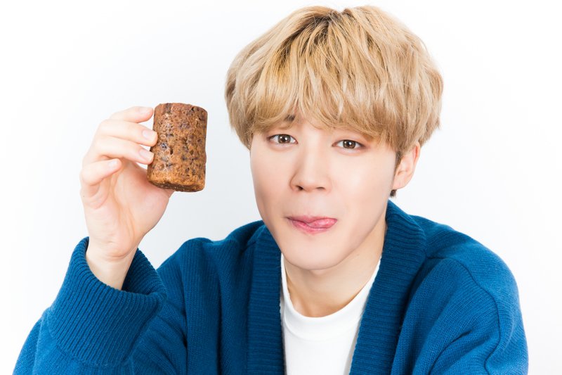 MINIMIJIMIN's tweet photo. 귀엽게 옴뇸뇸ㅠㅠㅠㅠㅠㅠㅠㅠㅠㅠ
#iHeartAwards #BestFanArmy #BTSARMY @BTS_twt https://t.co/LgvqDolE0a