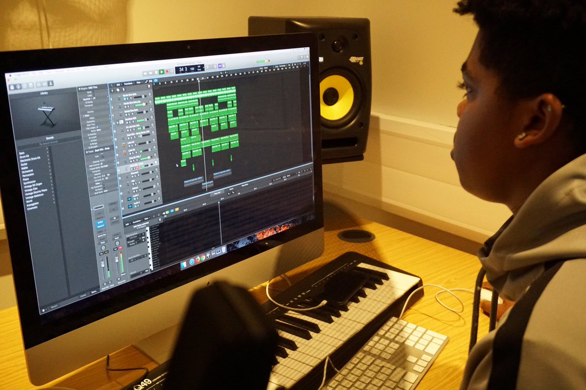 SoundSkool's tweet photo. We’re working on our #MusicProduction this #Morning 🍳❤️🎧
#MusicForBreakfast #Talent #MusicProducer #Career #SoundSkool #MusicIndustryCollege #London #Enfield https://t.co/5RIOdSY8oA