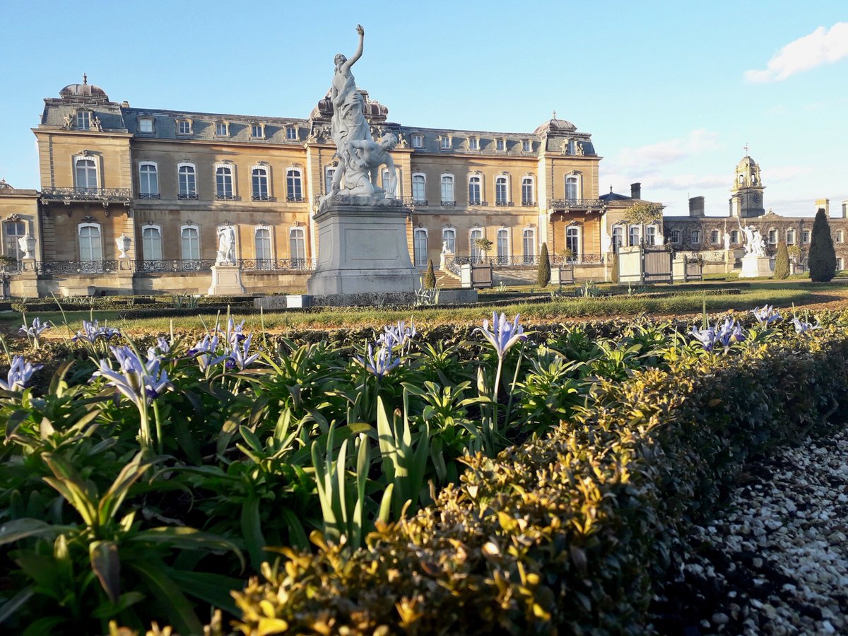 cjweddell's tweet image. Busy 2 days with @EnglishHeritage Head Gardeners quarterly meeting and Landscape Managers talking buxus with #Topbuxus, and pest &amp;amp; disease threats with Henry Kuppen @TerraNostraNU, plus time to see great progress made by garden team @EH_WrestPark