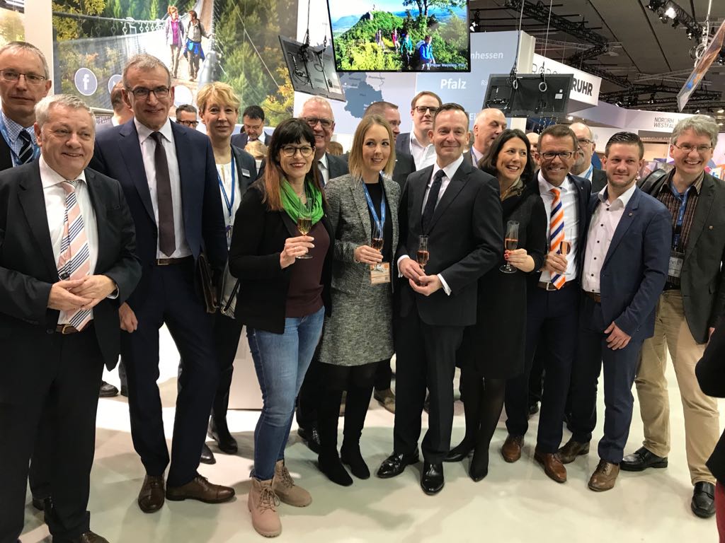 tinikober's tweet photo. #rlpitb Auch heute wieder zahlreiche prominente Gäste aus unserem schönen Bundesland auf der ITB. Der DEHOGA Rheinland-Pfalz heisst Sie sehr herzlich am Rheinland-Pfalz-Stand willkommen... https://t.co/SXoUkecf2R