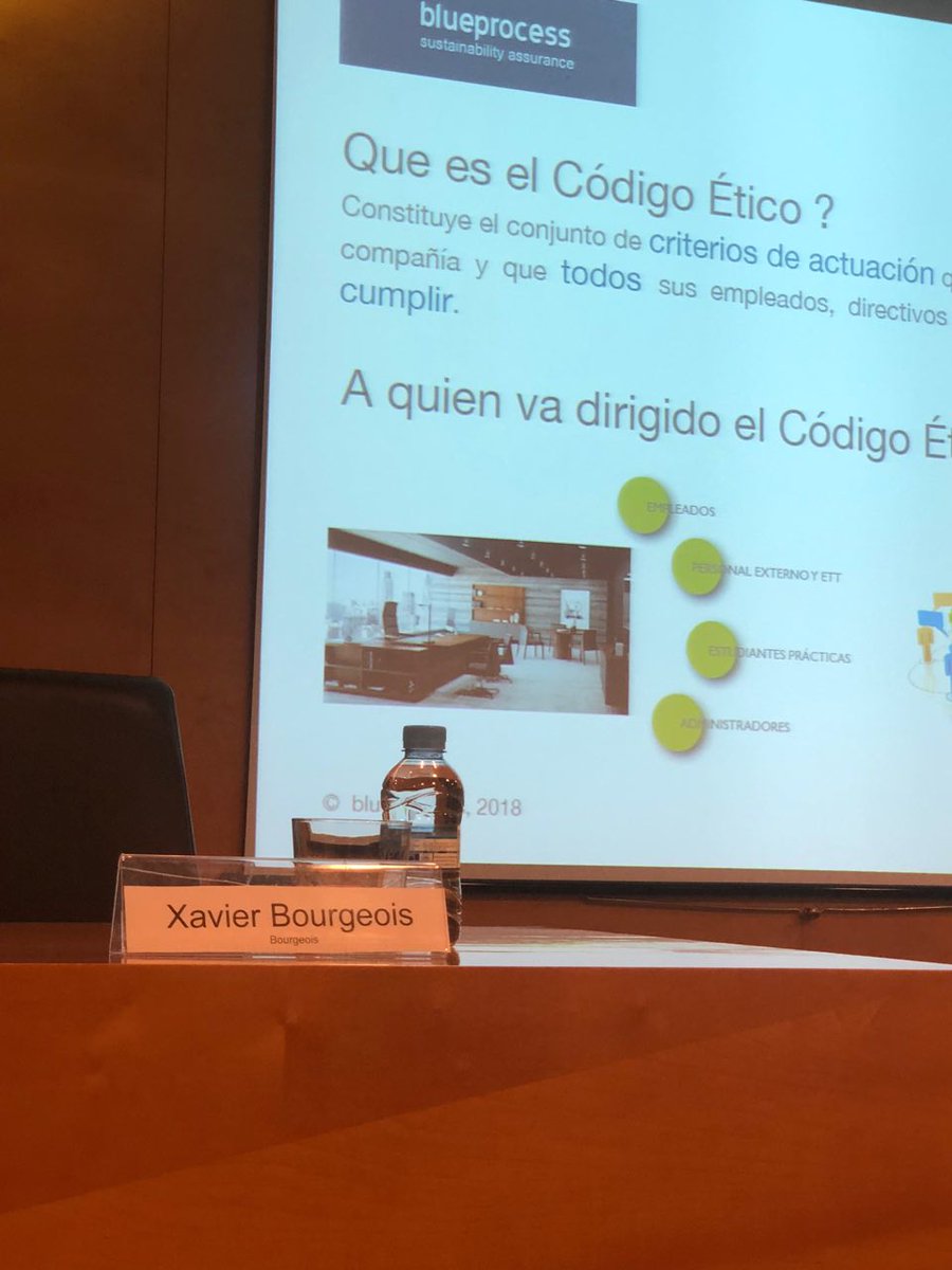 JBourgeoisbf's tweet photo. Empezamos la mesa redonda del #inmointer13 sobre las nuevas tecnologías en el sector inmobiliario junto a Ivan Vaqué, Sergio Esteve, Leopold Roca Gand House y Mercedes Blanco Gonzalez. https://t.co/CDESRTrDYJ
