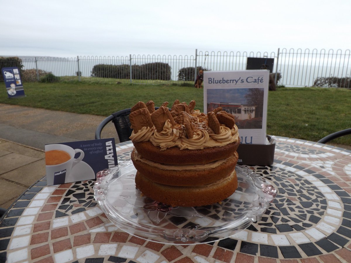 Blueberrys_cafe's tweet photo. Here is the Biscoff cake :) #iow #fatfreefriday https://t.co/Knn0GA69a9