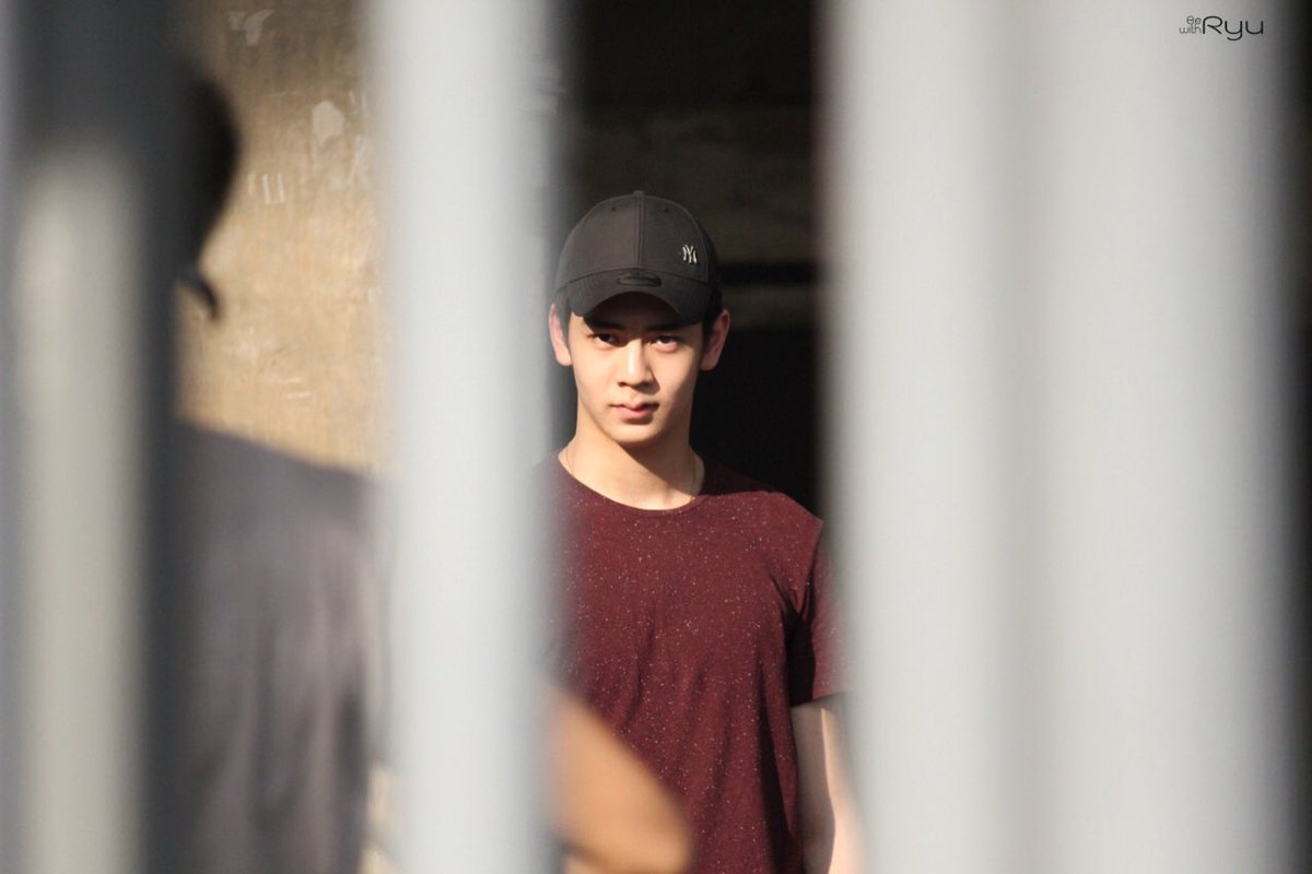 bewithryu's tweet photo. เอาภาพคุณพี่หมื่นแอบเขินมาลงให้อีก set นึงค่ะ ☺️☺️☺️☺️☺️

ปล.พรุ่งนี้บ้านเรามีขนมแจกน้า ใครมาหาน้องแวะมาทักทายกันได้ค่า สถานที่จะแจ้งอีกครั้งนะคะ ♥️

@ryuvachirawich 
#RyuVachirawich 
#TUSexyboy 
#bewithryu https://t.co/hiK9Zxtgy6