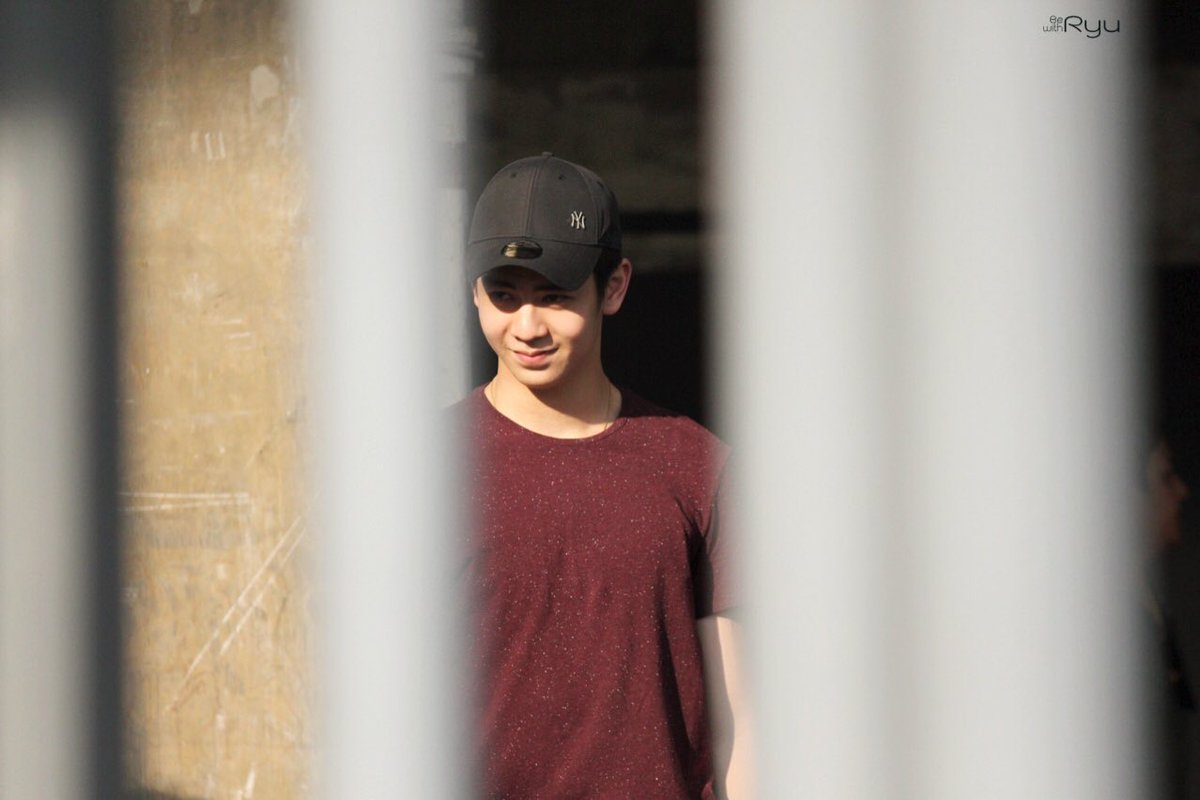 bewithryu's tweet photo. เอาภาพคุณพี่หมื่นแอบเขินมาลงให้อีก set นึงค่ะ ☺️☺️☺️☺️☺️

ปล.พรุ่งนี้บ้านเรามีขนมแจกน้า ใครมาหาน้องแวะมาทักทายกันได้ค่า สถานที่จะแจ้งอีกครั้งนะคะ ♥️

@ryuvachirawich 
#RyuVachirawich 
#TUSexyboy 
#bewithryu https://t.co/hiK9Zxtgy6