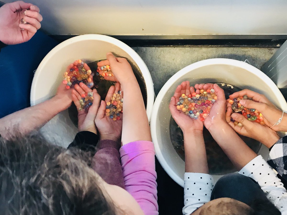 KidsweekScholen's tweet photo. @Obs_De_Albatros heeft ons net op de hoogte gesteld van de #orbeez trend.. :-)#kidsweek https://t.co/lu3gsOcUNv