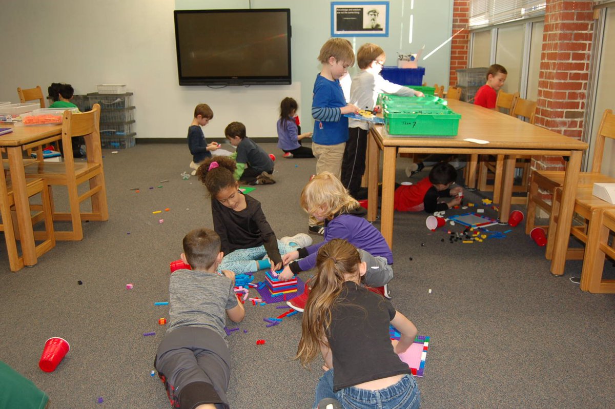 New floorplan in Makerspace!  More at rusblvdlego.blogspot.com