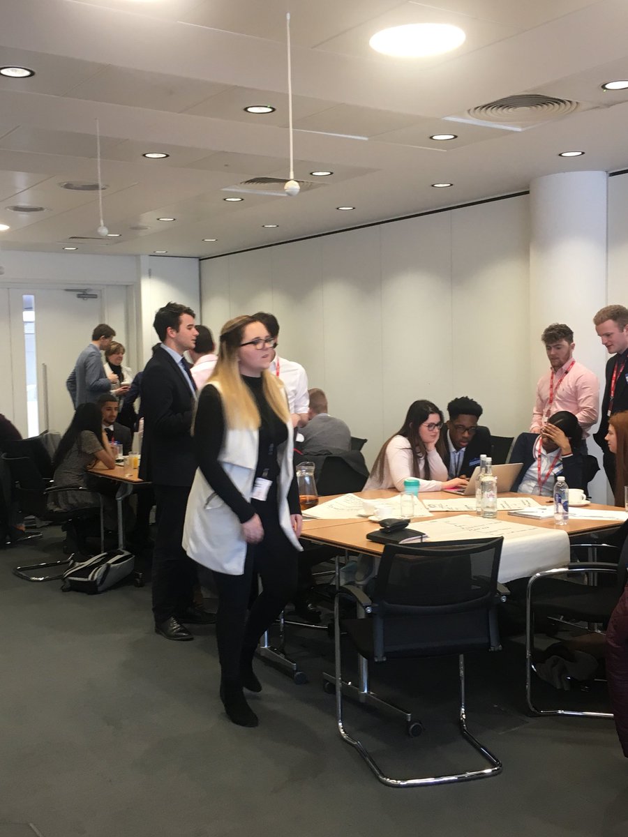 CelineMEWills's tweet image. 5 minuets until presentations! #NAW2018 #IBMApprenticeships #ChatbotChallenge