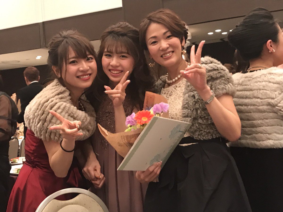 公式 広島ビューティー ブライダル専門学校 謝恩会 先生方に感謝を伝える最後の時間 本当に成長しました みんなに会えなくなるのは寂しくなるけど 自分の道を信じて突き進んでね ありがとう 広島ビューティーアンドブライダル専門