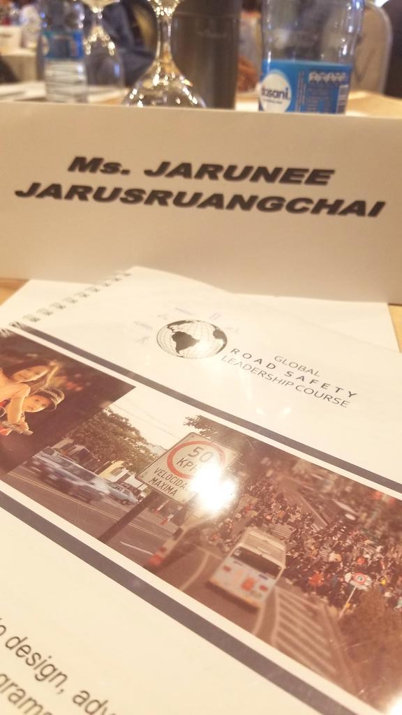 weawUPs's tweet photo. Being road safety advocate &amp; through many RS sessions create fear &amp; cautious on my driving behavior. How will I upscale this to many more changes? #rGRSLC2018 #day5 #behaviorchange #roadsafety #safety #fireup #passion #AIPFOUNDATION https://t.co/U2thrgMlbr