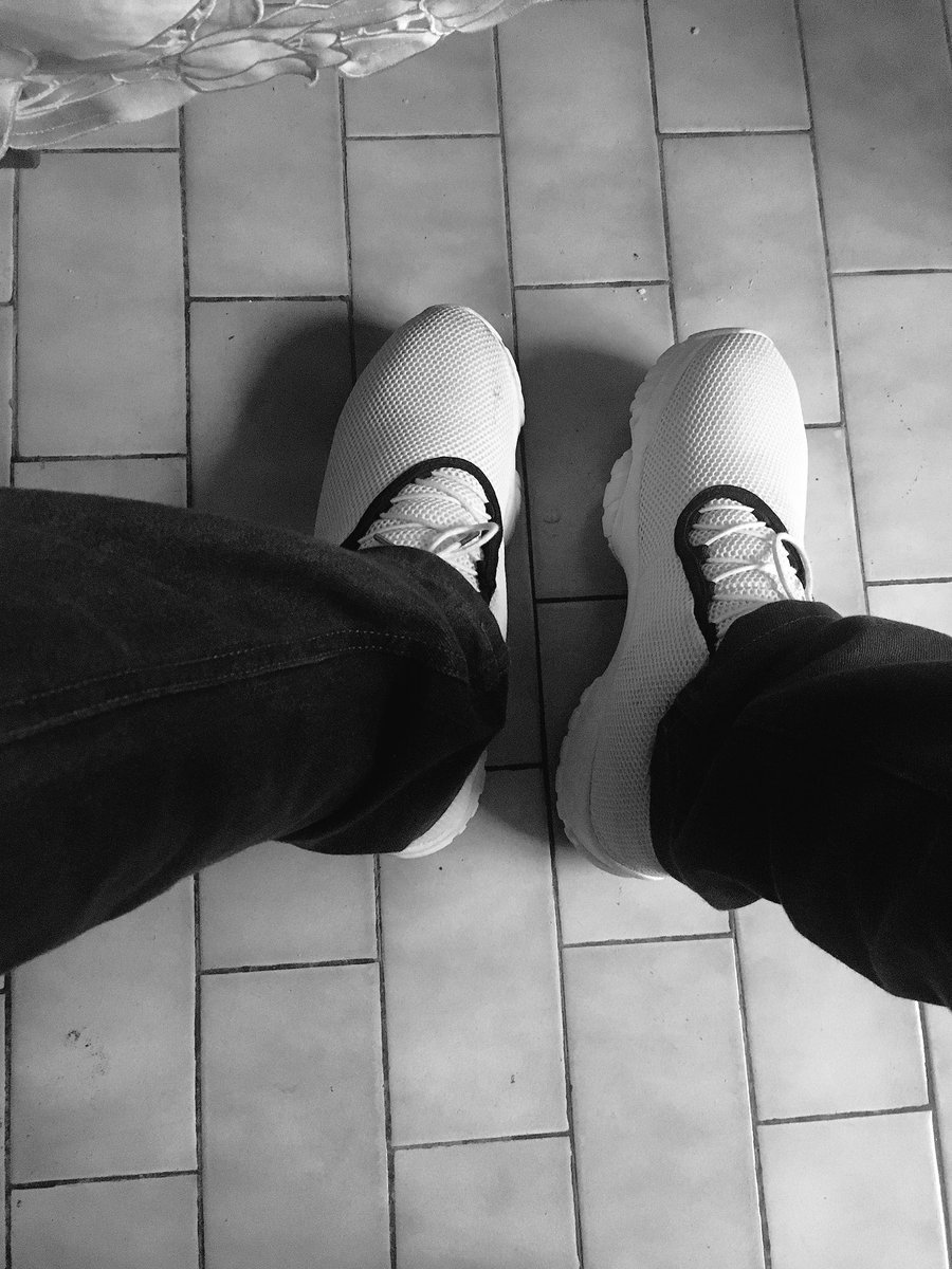 Obriel6's tweet image. Snow White&apos;s to end the week. #JsWeek #CuzICan