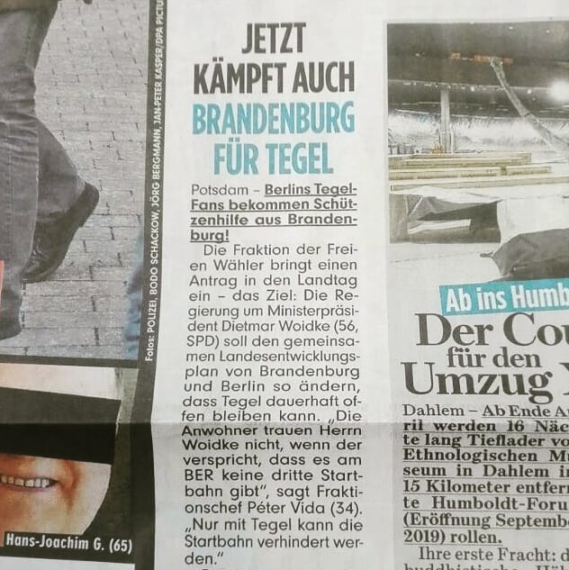 tegelretter's tweet photo. Großes Dankeschön für die breite mediale Berichterstattung. Jetzt gilt es die Unterschriftenlisten auszufüllen und an unser Postfach zu senden. #Brandenburg zählt auf unsere #Tegelretter! #ProTXL 🛫 https://t.co/IS4tw70U1s