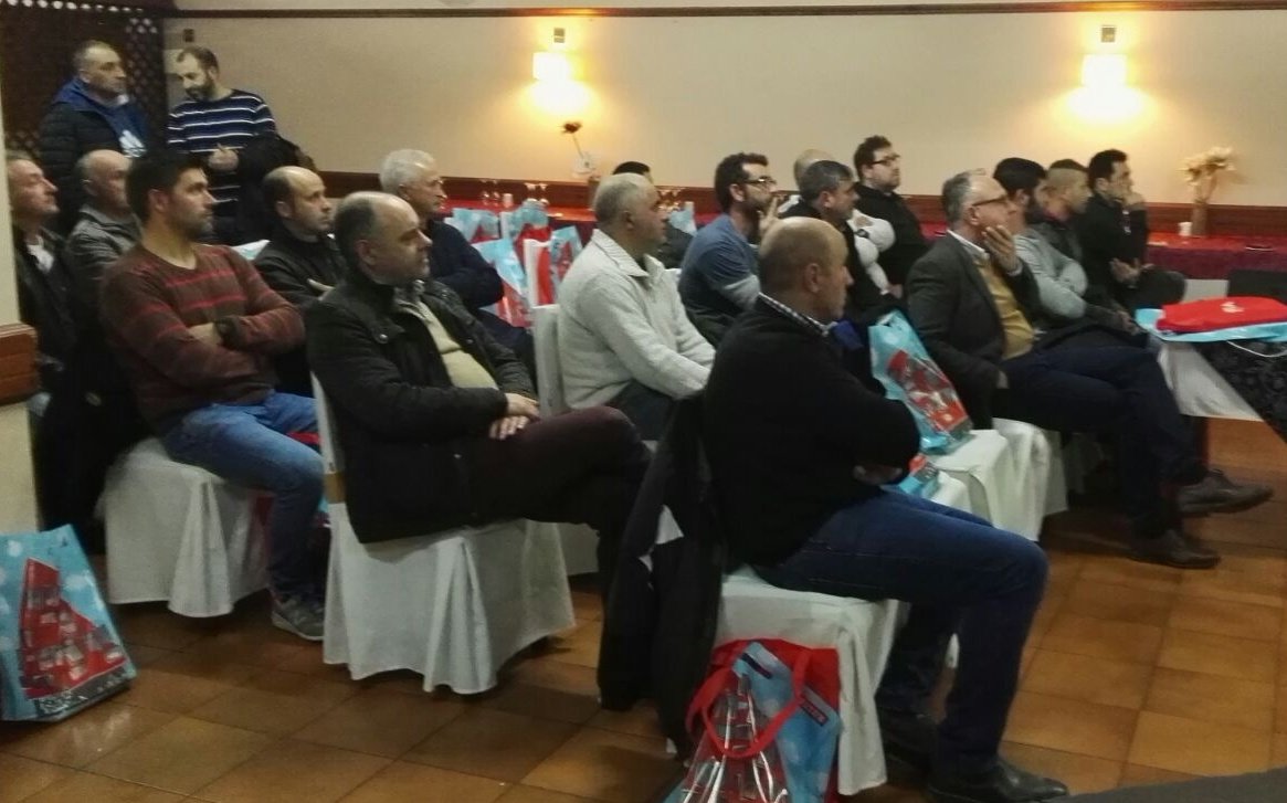 DTejasborja's tweet photo. Desde @TejasBorja gracias a Mat.construcción Luis Hernández #Cangas por invitarnos a participar en este evento compartido con @VELUXSpain para presentar nuestras novedades. #BorjaJET #BorjaTHERM #BorjaSYSTEM #Flat5xl ... https://t.co/FOuHyAoSbr