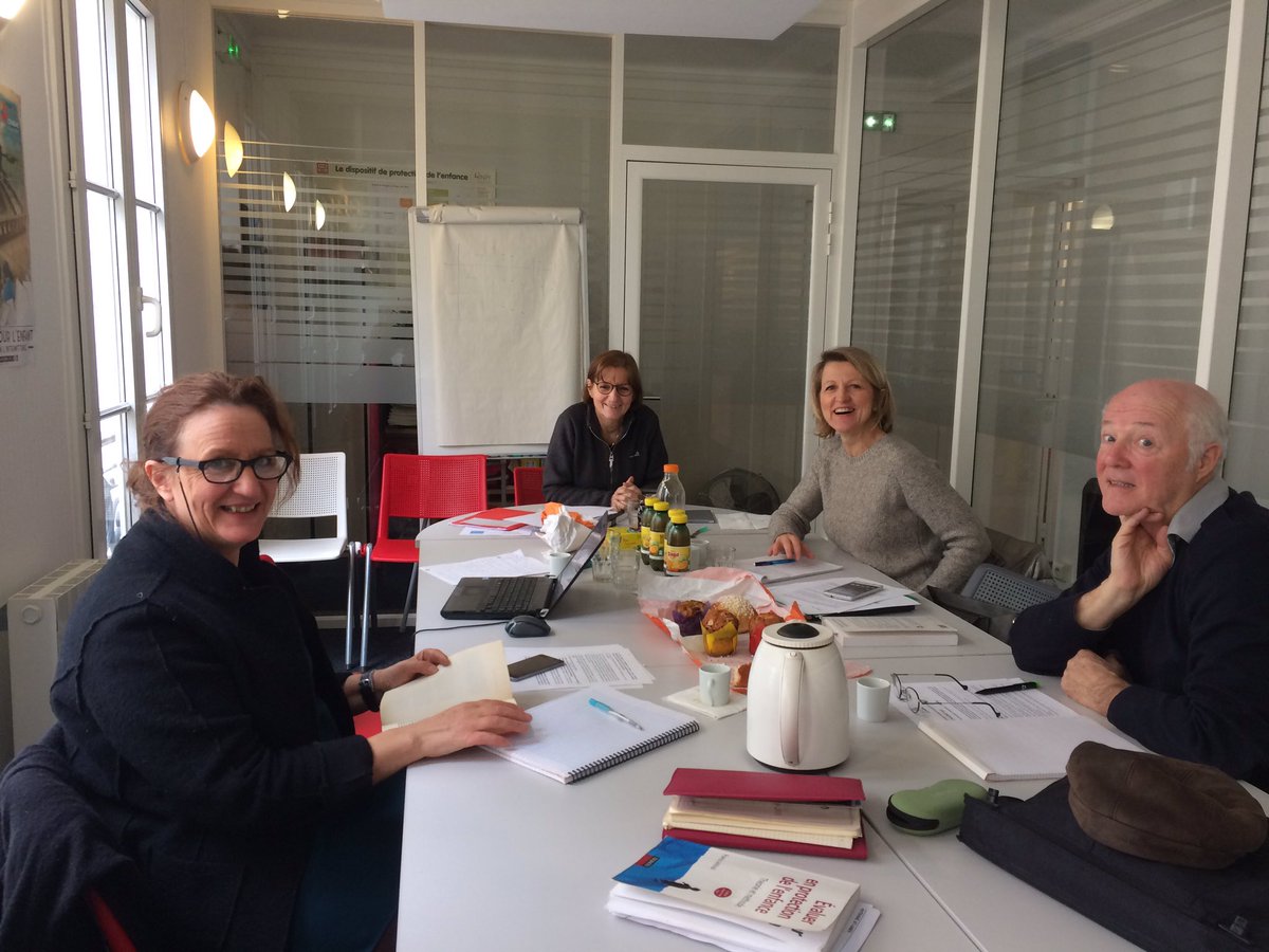LeCnaemo's tweet photo. Une réunion partenariale #CNAEMO - #FN3S a eu lieu à Paris. Poursuite de la réflexion sur les enjeux autour de l'évaluation clinique en Protection de l'Enfance. https://t.co/mc2CclkRrl