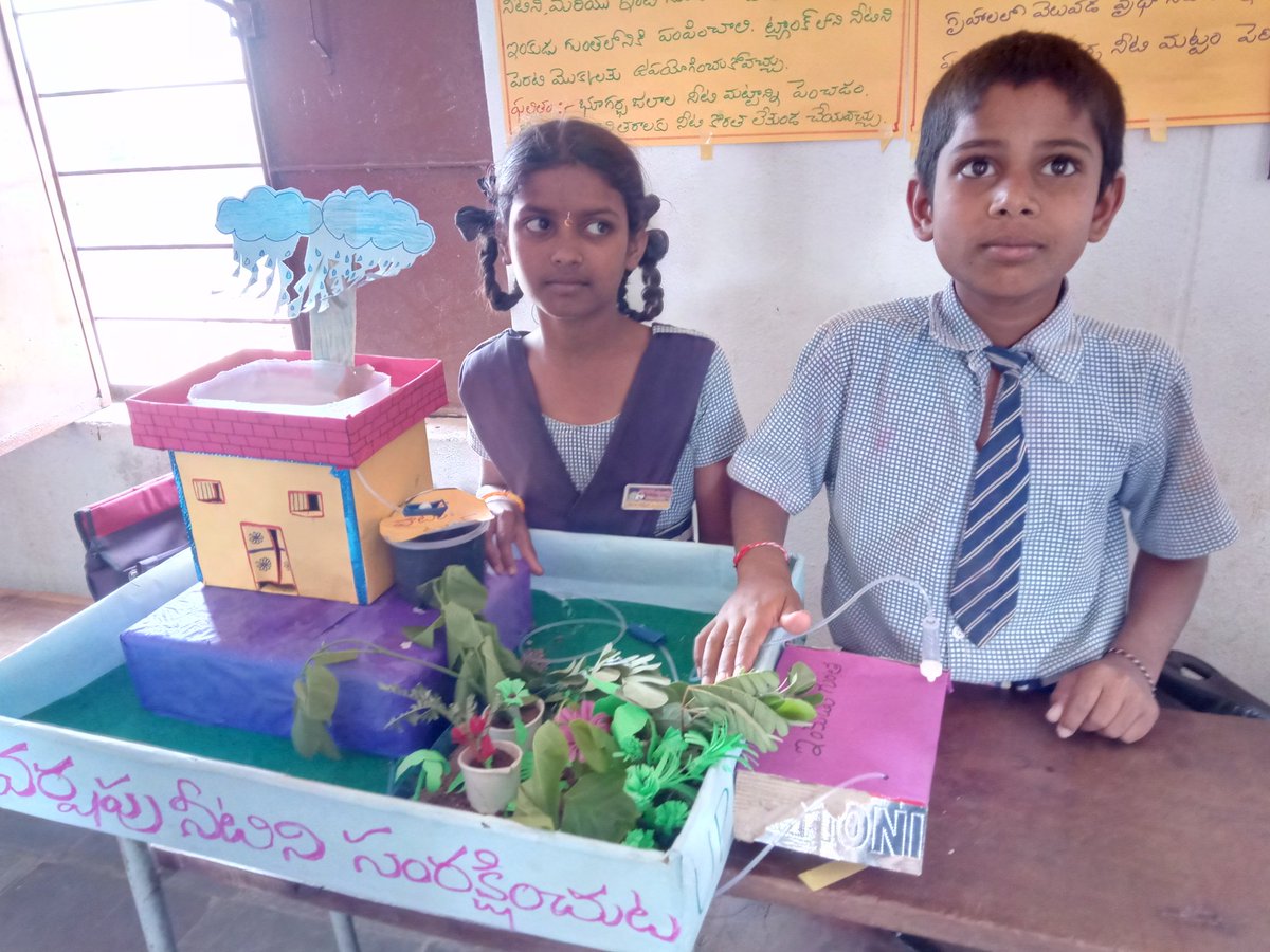 Muralidhar_Soma's tweet photo. #కృత్యమేళ
#Activity_Based #TLM_Mela_2018 #SchoolComplex, #ZPSS_Tharigoppula
(#UPS_Ankushapur)
@HRDMinistry
@RMSAIndia
@ciet_ncert
@Collector_JGN
@Guruvu_in
@teachersbadi
@TSUTFJN
@PRTUTSPARVATHI https://t.co/nFPuSUyniC