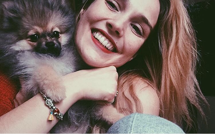 Rashtagmedia's tweet photo. 📸 #INSTAPIC
📱 @CamilleLou_Off 
🙂 Ils sont choux
📍 Vous validez ?
🔲 #Duo #Chien #Cute  #Smile #Selfie #Hug #Music #Happy https://t.co/vXKz0rZmVB