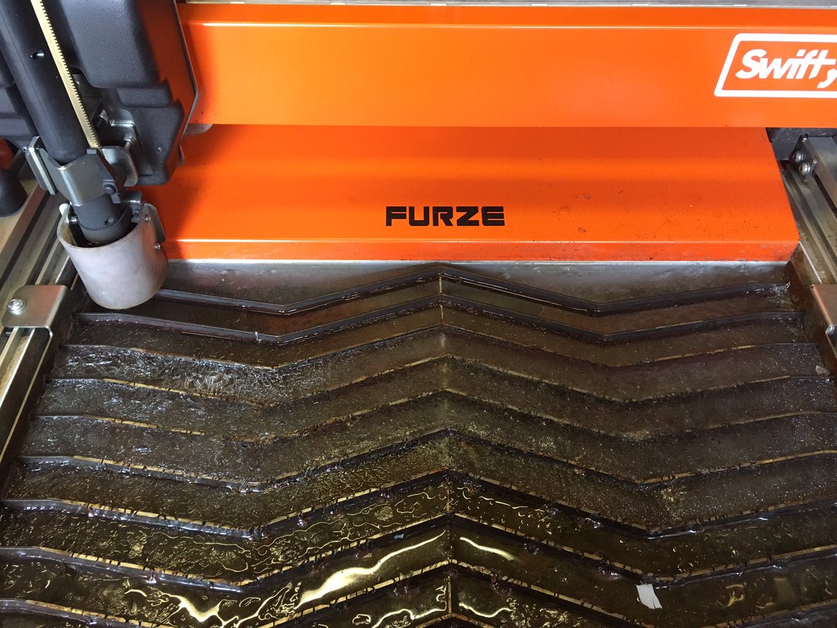 colin_furze's tweet image. Oh no the CNC Plasma table has froze up.......what it needs is a hot jet of plasma blasting down on it? #furze #swiftcut #cnc #plasma #frozen