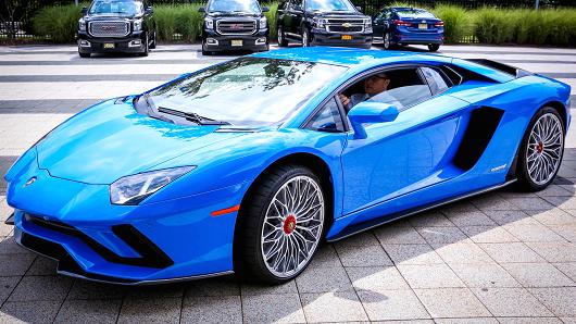 Lamborghini's Aventador S 😍
#Lamborghini #SuperCar #MuscleCar #RacingCar #AutosModel #AutosMotive #Vehicle #Car