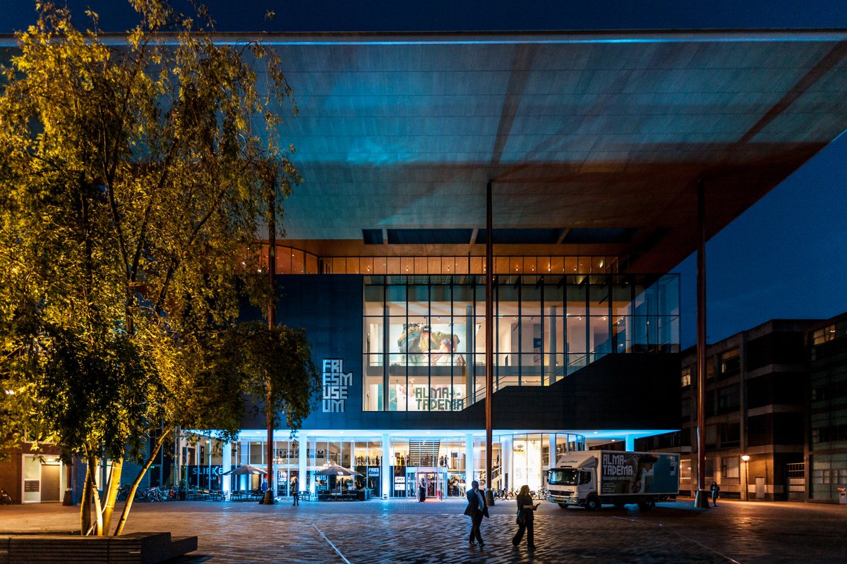 Feest! Het <a href="/FriesMuseum/">Fries Museum</a> is vannacht in de prijzen gevallen bij de Global Fine Art Awards in New York, de 'Oscars' onder de museumprijzen. Het museum ontving de prijs voor de tentoonstelling Alma-Tadema: Klassieke Verleiding uit 2017. Gefeliciteerd! #LF2018 #trots #almatadema