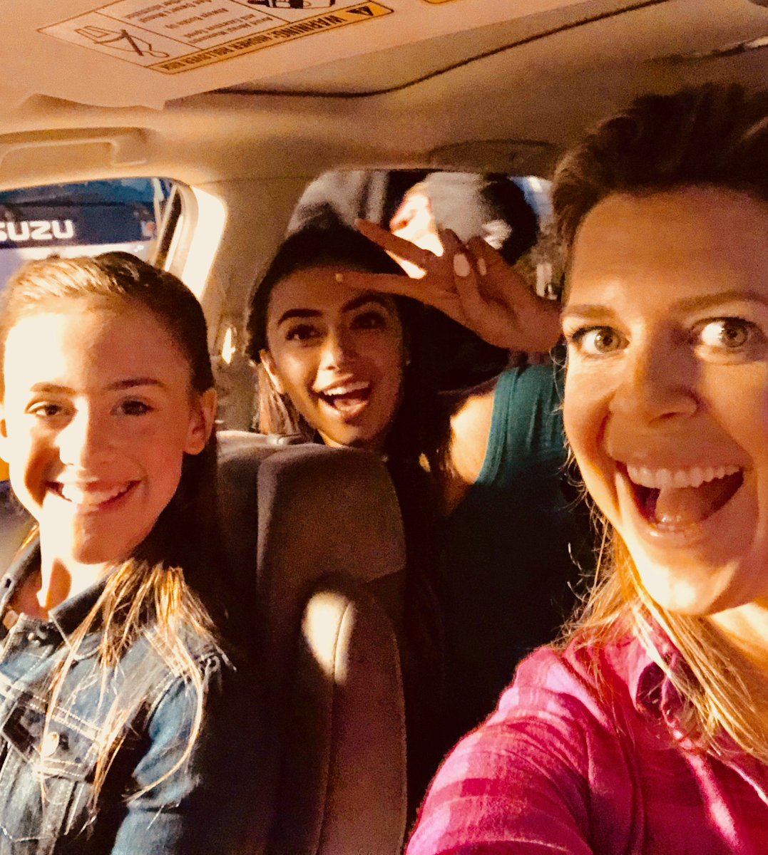 Fun day on set  @ashlundjade @AshlynJadeLopez <a href="/amiraharveyy/">amira</a> <a href="/benazelart/">Ben Azelart</a>  <a href="/RoyAbramsohn/">Roy Abramsohn</a> THANKS @thekellyknox <a href="/brat/">Brat TV</a>
#Brobot