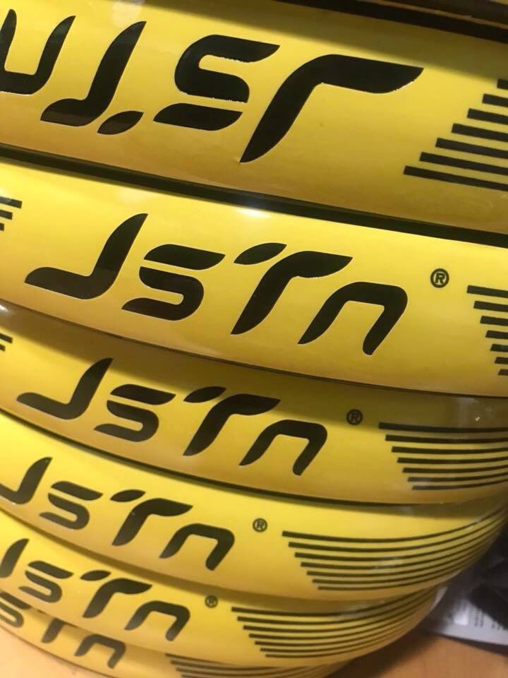 padel20's tweet photo. Seguimos con esta intensa semana 💪
En breve de camino al Club de Golf La Roqueta (@Roqueta_La ) invitados por @Justtenpadel donde se presentará todo su #JSTNTeam para este 2018 
#FelizViernes https://t.co/FqtxoRXht3