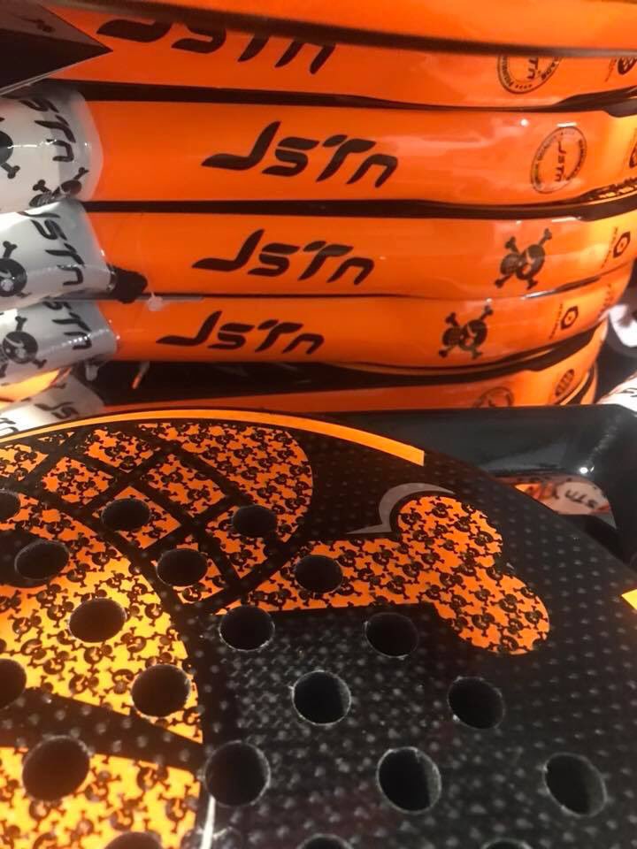 padel20's tweet photo. Seguimos con esta intensa semana 💪
En breve de camino al Club de Golf La Roqueta (@Roqueta_La ) invitados por @Justtenpadel donde se presentará todo su #JSTNTeam para este 2018 
#FelizViernes https://t.co/FqtxoRXht3