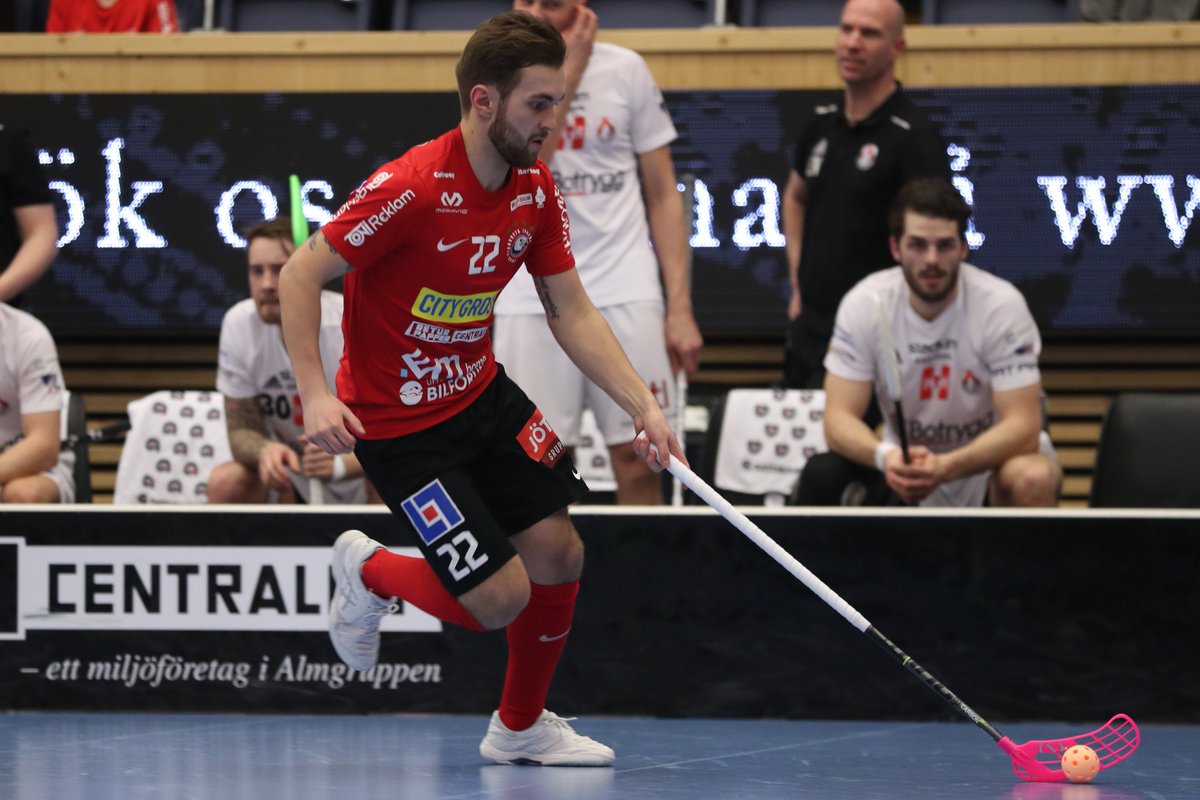 StorvretaIBK's tweet photo. Storvreta förlänger med poängkungen @albinsjogren! #viärvreta #sslse #innebandy https://t.co/PXLeCdA8ZW https://t.co/JCVcUP3Nlq