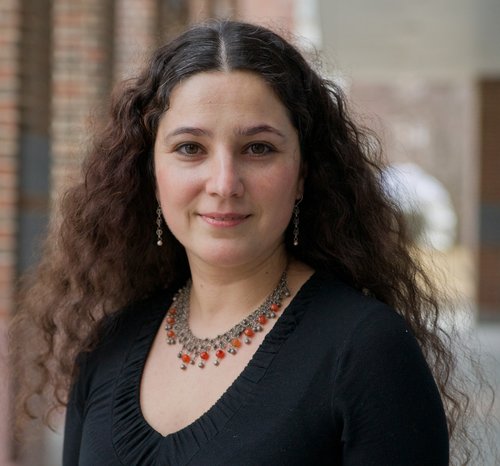 WerkstattKultur's tweet photo. Zeynep Türkyilmaz, promovierte Historikerin, arbeitet derzeit zu "An Archeology of Today: Tracing the Genealogies of Ezidi Victimhood“. Als Diskutantin zu Gast bei #BeyondSpring, 15.03.2018, 19:00h. Info/Event: https://t.co/f0RhtfnOnG #WerkstattDerKulturen #Neukölln https://t.co/thQe2b8SLE