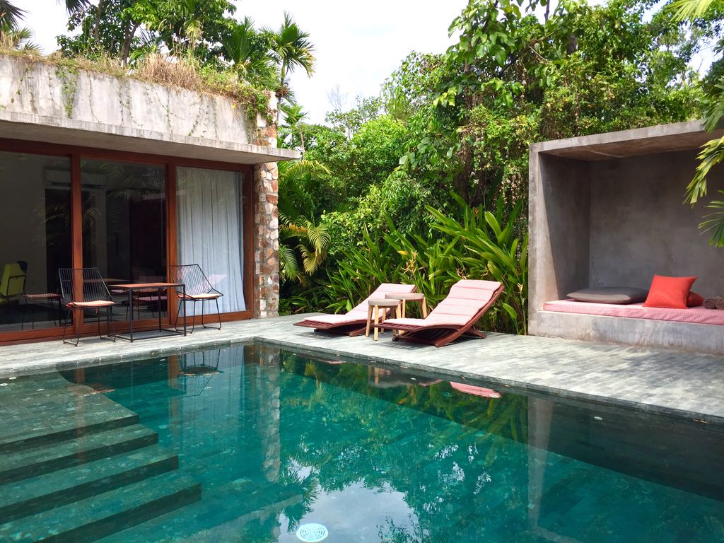 VeganLuxury's tweet photo. Stunning pool and stylish suite with private pool here at Templation in Siem Reap #LuxuryTravel #LuxuryResorts #Templation #SiemReap #Cambodia https://t.co/ib8tzXnZCS