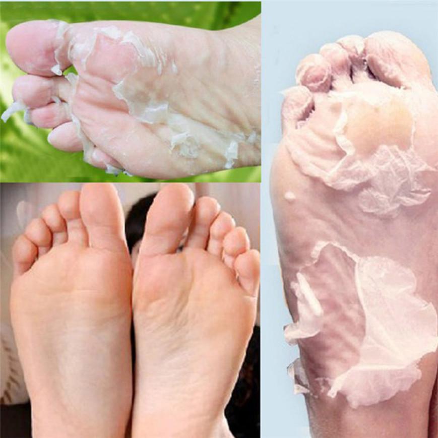 (10) FOOT MASKS- Dalam bentuk socks. Tinggal sarung je.- Elok untuk buang dead skin cells & callus.- Pakai once a month or every 2 months dah cukup.- Kulit kaki akan start peeling on the day after masking, so jangan freak out ! It doesn't hurt !