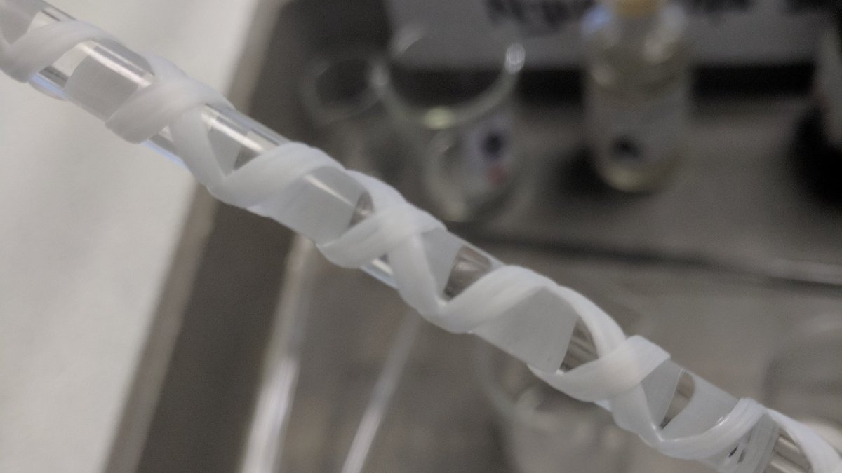 Chemistry_WHS's tweet image. Little bit of a nylon-rope trick here this morning. Looking forward to polymerisation with year 11! #yeahscience
