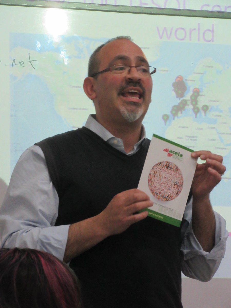 Active_Language's tweet image. Local @ACEIAndalucia representative, Simon Pearlman, promoting #qualitytraining and #qualityteaching at a recent Active Language event