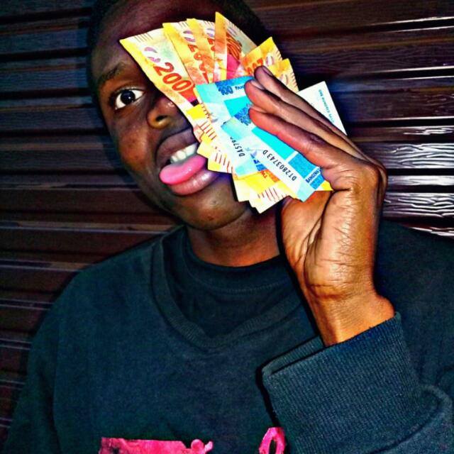 OmphulusaBrian's tweet photo. My Hommie Doing Money Call💶📲 https://t.co/5XSyf8CahW