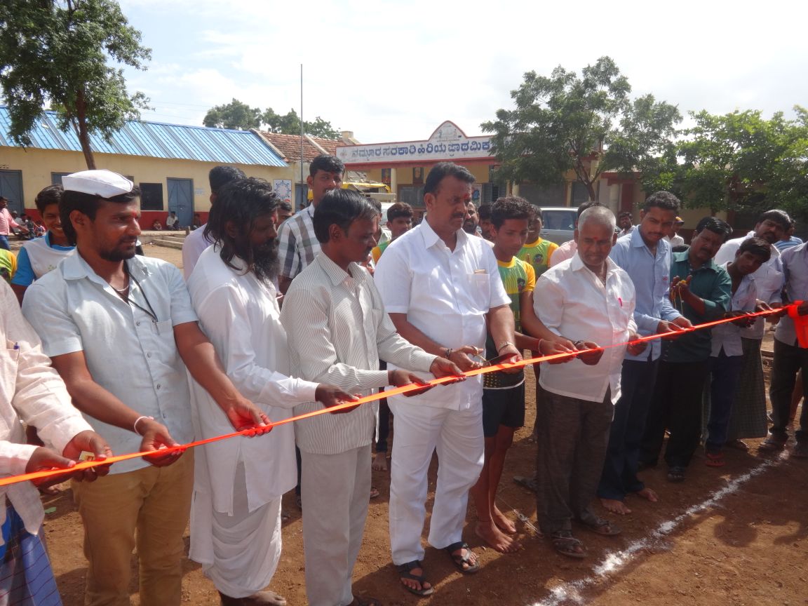 SakshiP65556837's tweet photo. Res,Shri @AmitShah ji BJP leader of Muddebihal sri @SDHiregoudar conducted our Traditional sports of nation “Kabaddi” in various Village’s of Muddebihal taluk for this is very popular &amp; fame person of youth so please provide #Muddebihal_Assembly_BJP_Ticket https://t.co/fyHGcykCFs