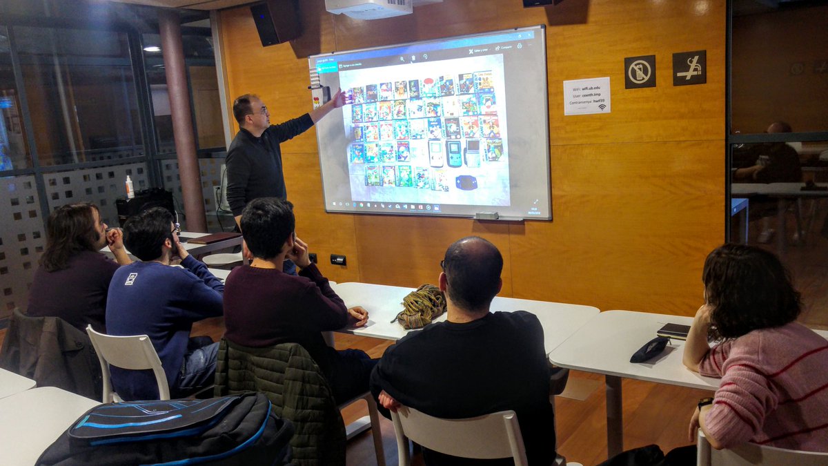 AlbertGarlo's tweet photo. Ayer en el Máster en música para videojuegos de @ENTI_BCN tuvimos el honor de tener al gran @alberto_mcalby, compositor en decenas de juegos para Spectrum, Game Boy, SNES... Dos horas que fueron un auténtico viaje por la historia de la música chip. ¡Gracias Alberto! https://t.co/aN5Gy0jJEe