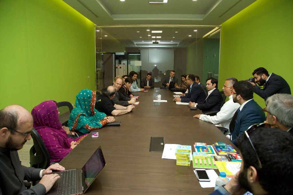 KarandaazPK's tweet photo. .@JoannaReid_DFID and her team listening to the amazing entrepreneurial journey of #WomenEntrepreneurs. #GenderInclusion #ICF2 #WEC #KarandaazWomenEntrepreneurshipChallenge https://t.co/scKAhbjT5V