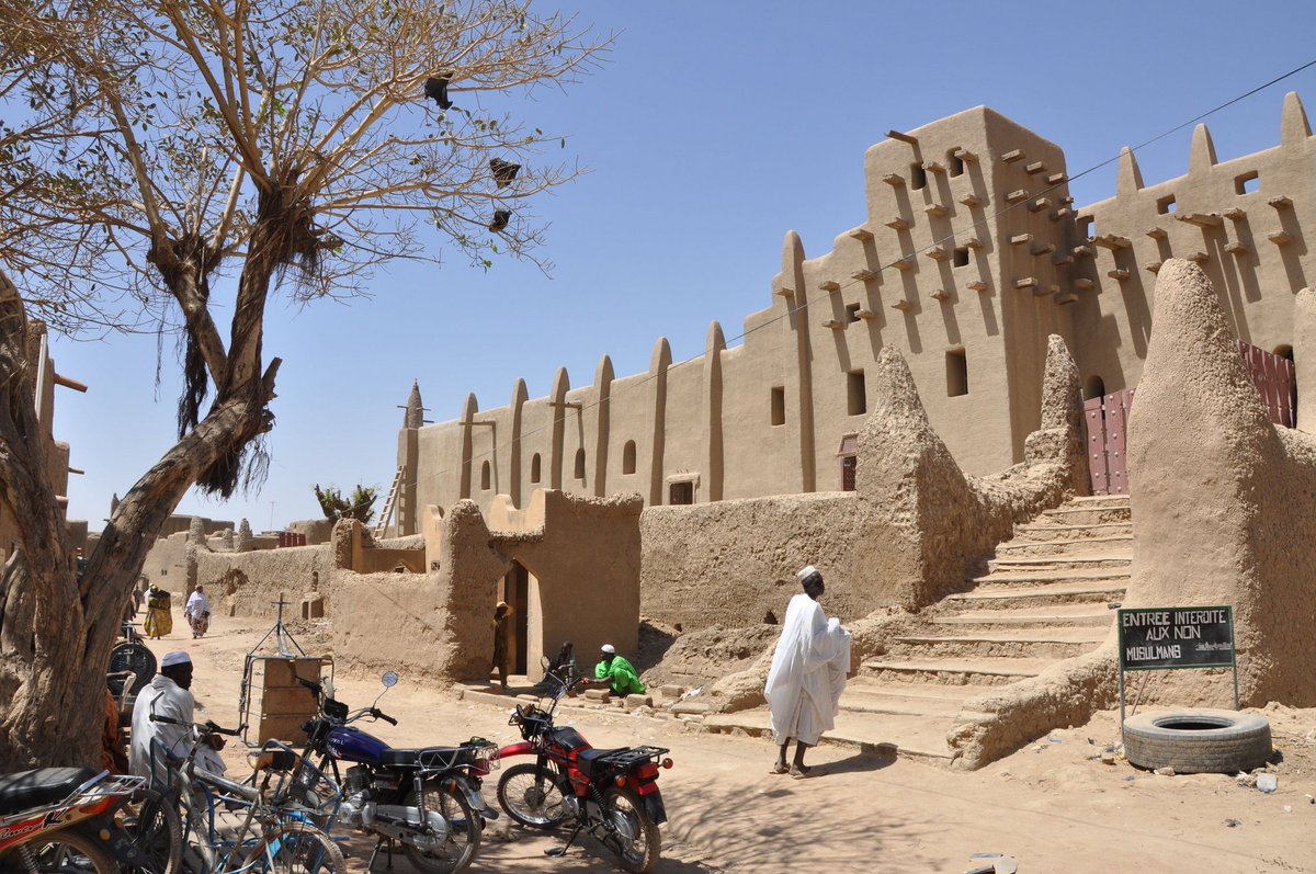 mikadofm's tweet photo. #Mali: des présumés djihadistes détruisent un important barrage en construction dans la localité de #Djenné qui devrait permettre d’inonder 50 000 hectares de terres. https://t.co/yyBWV6m41X