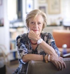 StuartMillGsd's tweet photo. Además en lo profesional también ha cultivado muchos éxitos como el cargo de senadora de las cortes generales por Barcelona y ha ganado galardones como: la orden de Alfonso X el Sabio, el premio Espasa de ensayo y el premio internacional Menéndez Pelayo #DiaInternacionaDeLaMujer https://t.co/RDWq5EPF6u