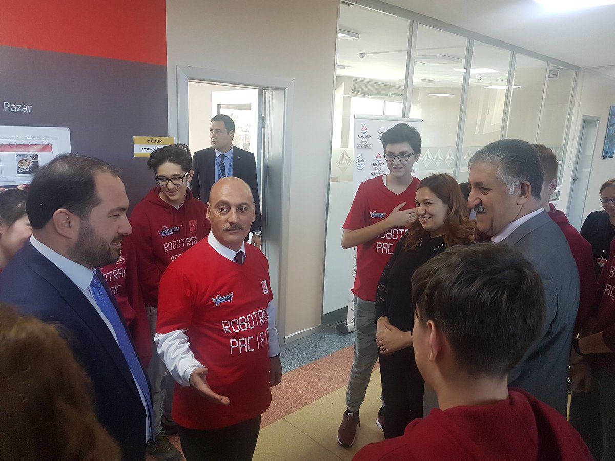 Milli Egitim Müdürümüz Sayın Hakan CIRIT  Robotik takımımız Robotrak 'a Ulusal Turnuva öncesi şans dilediler. <a href="/edirnemem/">Edirne Milli Eğitim</a> <a href="/EnverYucel/">EnverYucel</a> @dagozlem <a href="/ozgeeasln/">Özge ASLAN</a>  <a href="/aysunyigitsoy/">aysunyigitsoy</a> <a href="/metinfer/">Metin Ferhatoglu</a> <a href="/sevtapengin/">sevtap engin</a>