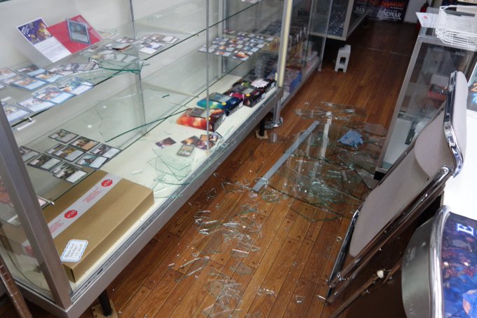 盗難事件 カードショップはま屋で盗難事件 ガラスケースが破壊される 長野県松本市双葉 まとめダネ