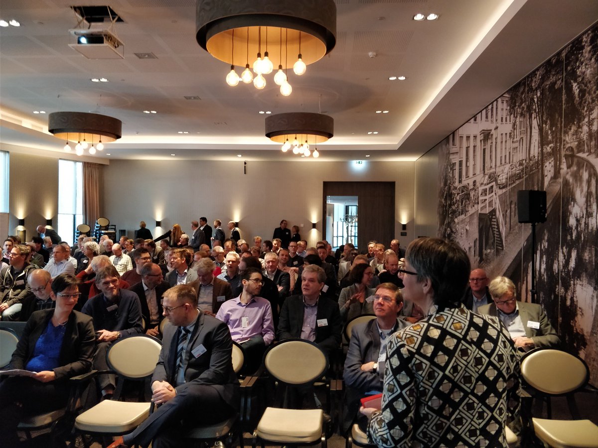 Ton_Eus's tweet photo. We gaan beginnen!  DyA dag 2018: Architectuur en ethiek
#dyadag2018 https://t.co/ae2itUlggP