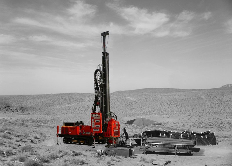 You are not alone with Bulldrill. Awesome photo taken while BD400 is on exploration.

#barkomgroup #barkomsocial #bulldrill #mining #exploration #diamonddrillrig