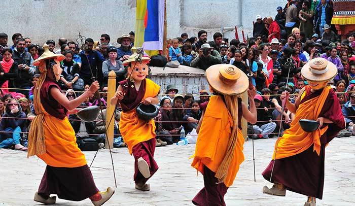 ladakhtrek's tweet photo. #ladakhdiaries #festivals Festivals in Ladakh are organized on various occasions such as birth, marriage, commemoration of head Lamas who found the monasteries, harvesting, flowering and Losar or New Year. https://t.co/wxNymwsEG7 https://t.co/I4MrpKNIz8