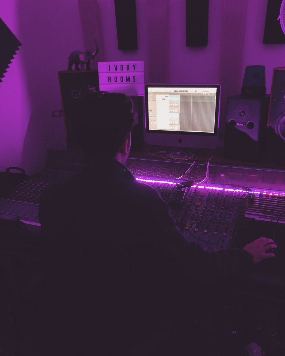 V I C T O R I A tweet media