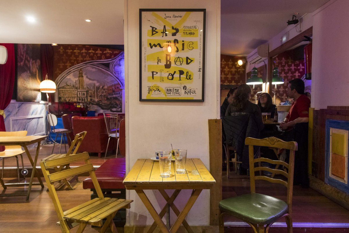 Todo listo para la inauguración esta tarde de #creava18. Nos vemos a las 18:00h en el <a href="/fotoelcarrusel/">El Carrusel</a> desde donde iniciaremos la ruta por los espacios de esta edición goo.gl/EaUy9A