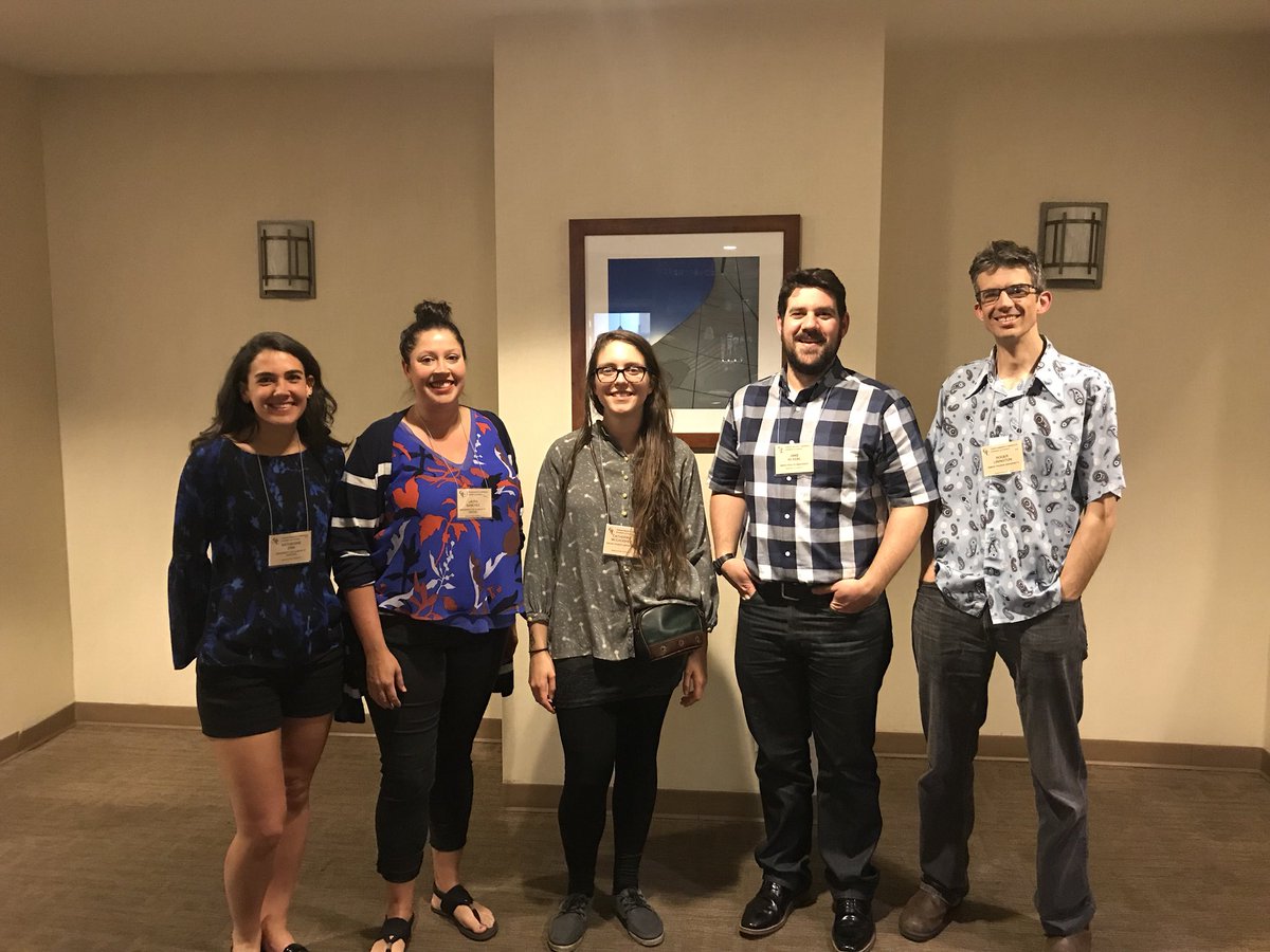 Linington lineage at #MNPGRC2018 well done Cat on the poster award! #Rogers👕isfromthe70s #ladyhawaiianshirts So great seeing everyone esp. @BalunasLab #squidsquad <a href="/sirenasmd/">Sirenas</a> @biosynthesizer <a href="/kwan_lab/">Jason C Kwan</a> <a href="/donia_lab/">Mohamed Donia</a> @NadineZiemert @SylviaSoldatou <a href="/LoneKGram/">Lone Gram</a> <a href="/jjjvanderhooft/">Justin van der Hooft</a>