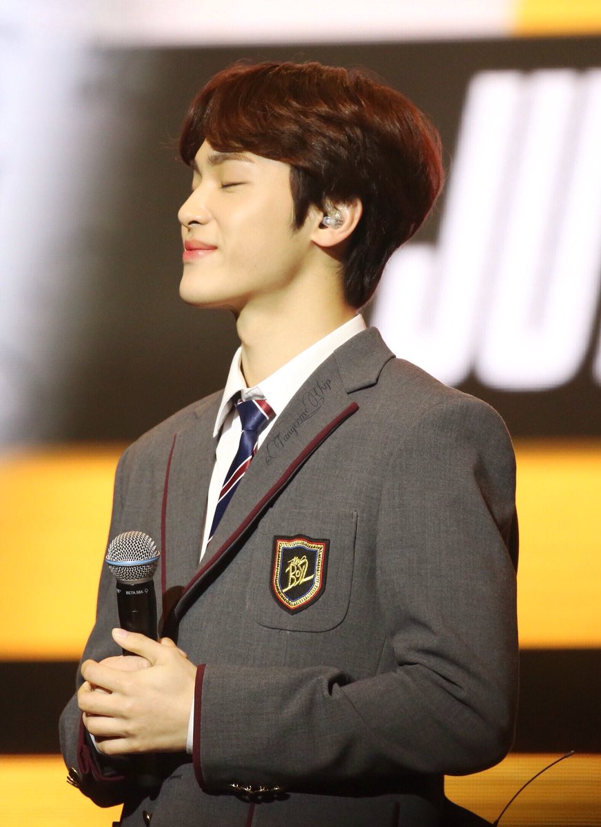 Tangerine_Chip's tweet photo. 너무너무 좋아하고 사랑하는 학년아, 데뷔 후 첫번째로 맞는, 너의 열아홉번째 생일을 진심으로 축하해.
1999년 3월 9일은 태어나줘서 고맙고
2017년 3월 9일은 우리에게 와줘서 고맙고
2018년 3월 9일엔 존재 자체만으로도 고마워.
사진속 미소처럼 앞으로도 웃는날만 계속되길 바랄게. 사랑해❤️ https://t.co/hw1UW787Ly